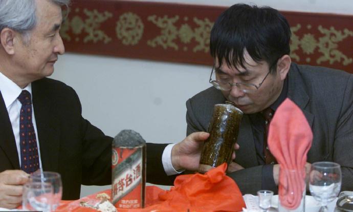 世界杯直播平台-聂卫平：是棋圣更是中国足球最铁杆的球迷，曾拿出绝世茅台为国足出线庆功！