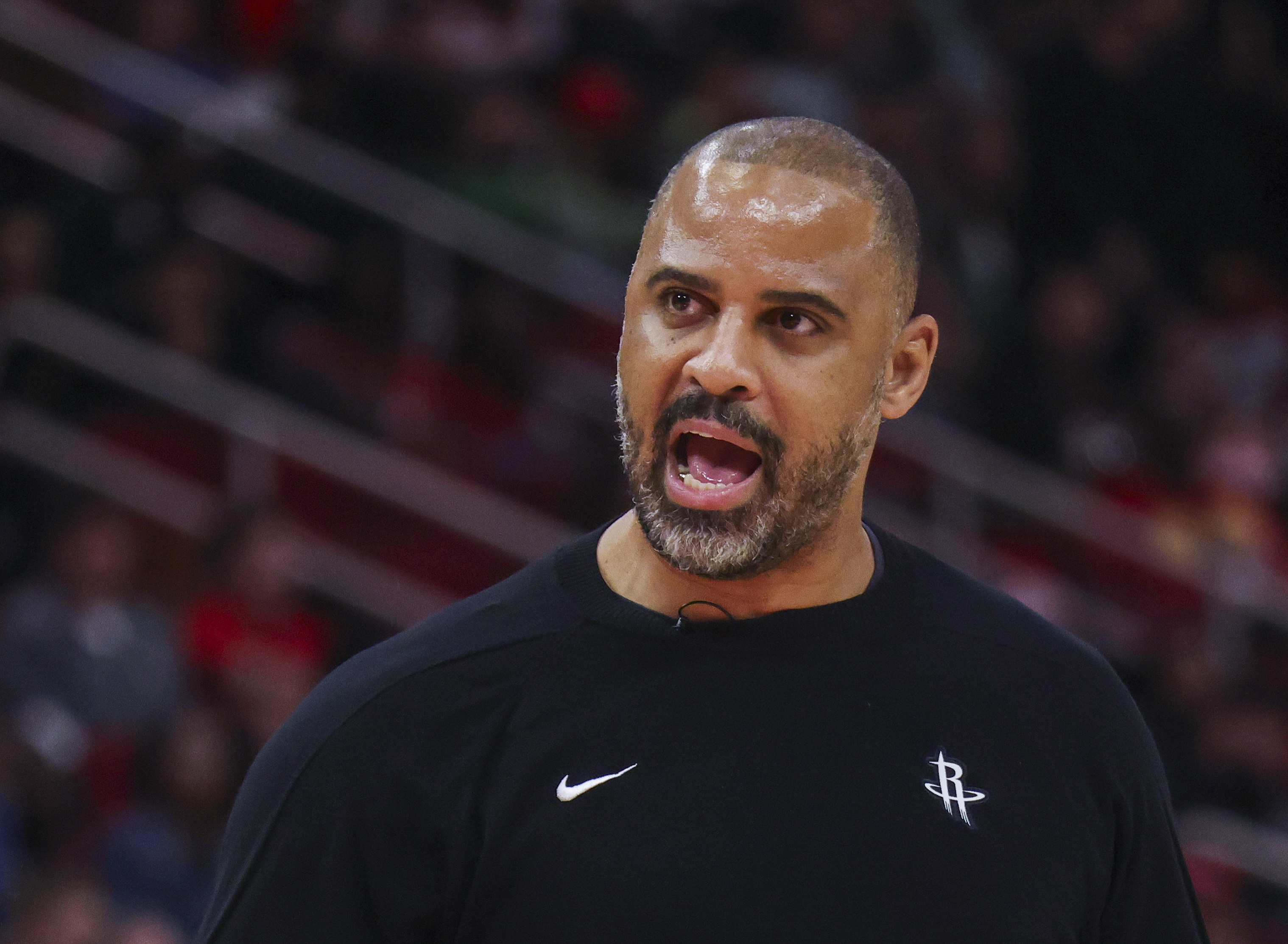 乌度卡：防守文班就是多人围堵主动贴防 我们成功打乱了他的节奏