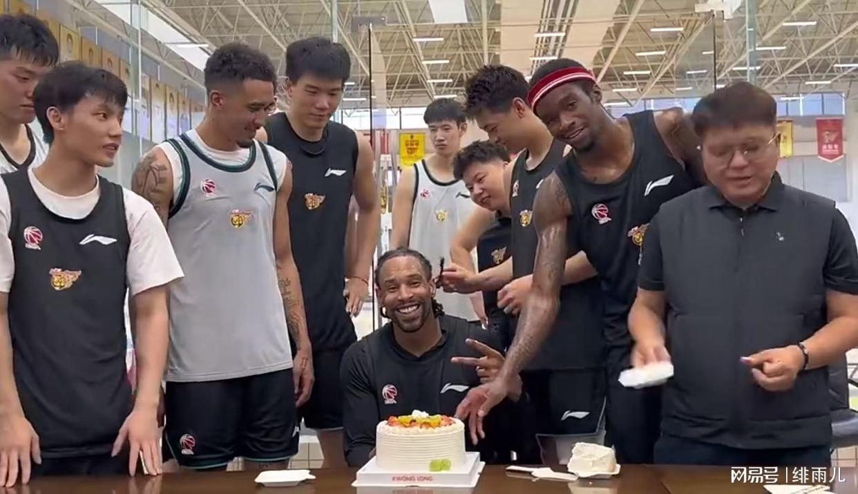 世界杯直播平台-广东队最新消息！杜锋保不住萨林杰，朱芳雨瞄准两大新内线！