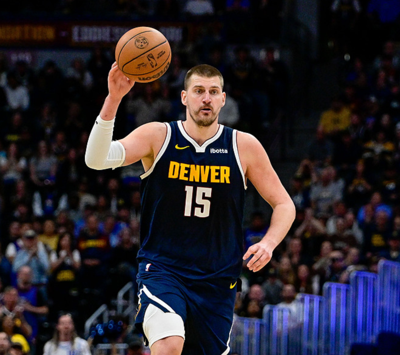 世界杯官方直播入口-西部最新排名：掘金10连胜，火箭收好礼，3-6名差距变大